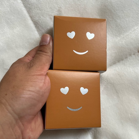 Benefit Hello Happy Velvet Powder Foundation 9 - Picture 3 of 5